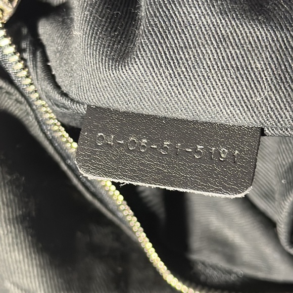 SOLD EUC Chloe’ Paddington Large black leather purse with lock and key - Picture 10 of 17